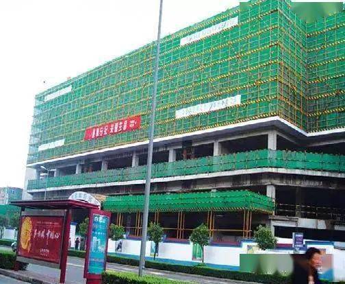 湖南省中方县一水泥厂在建工程发生一起脚手架垮塌事故,3人下落不明